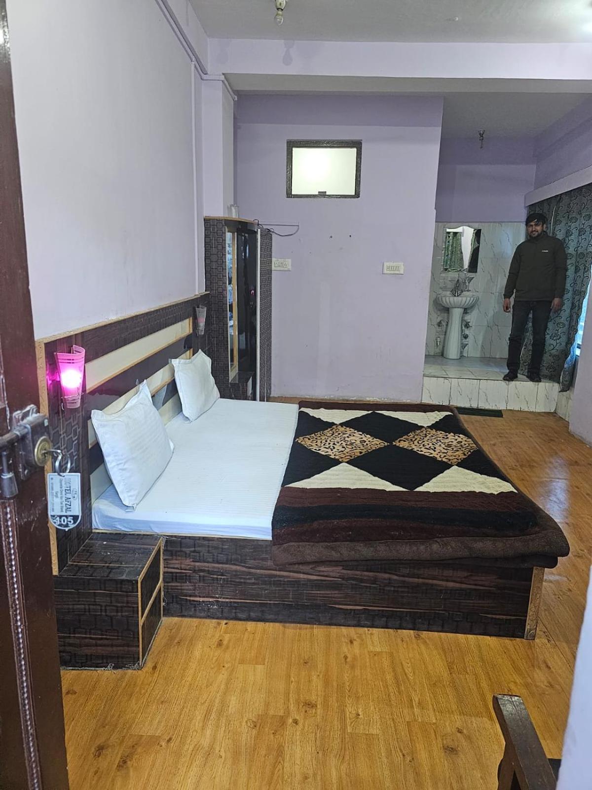 Hotel Afzal And Restaurant Kargil Exterior foto