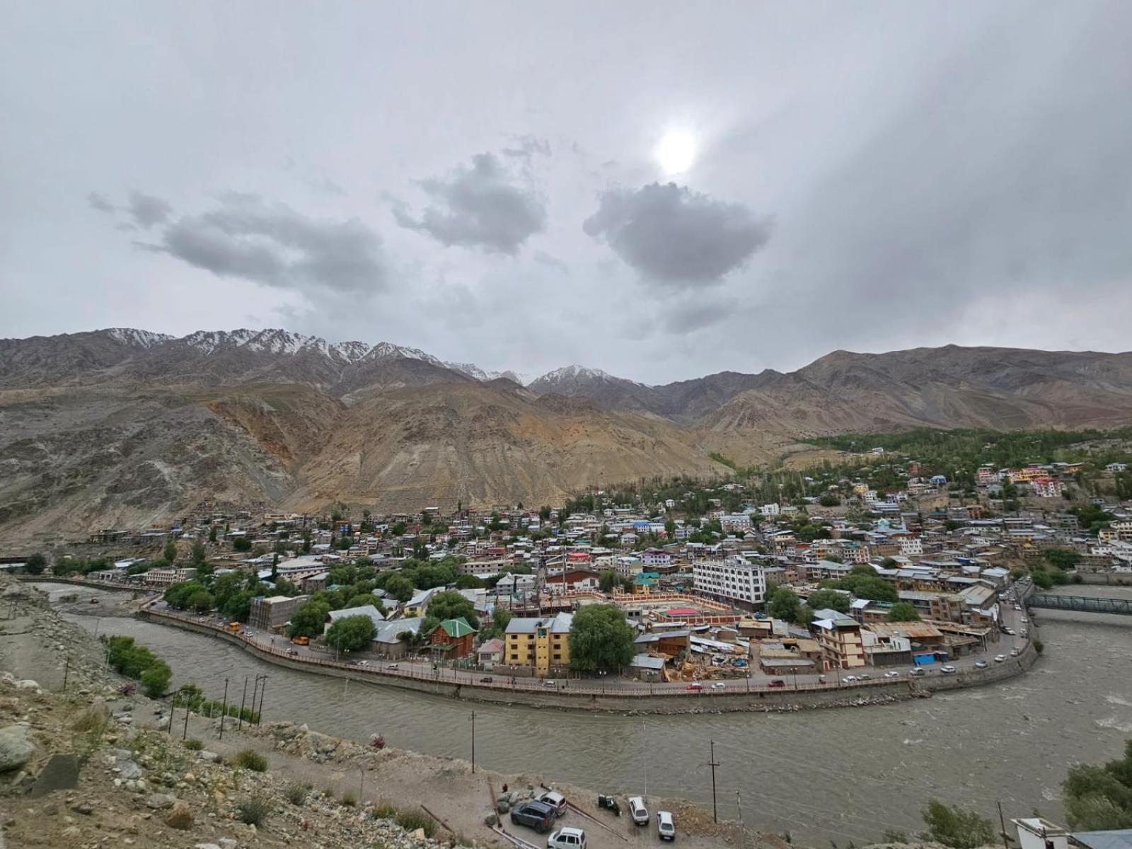 Hotel Afzal And Restaurant Kargil Exterior foto